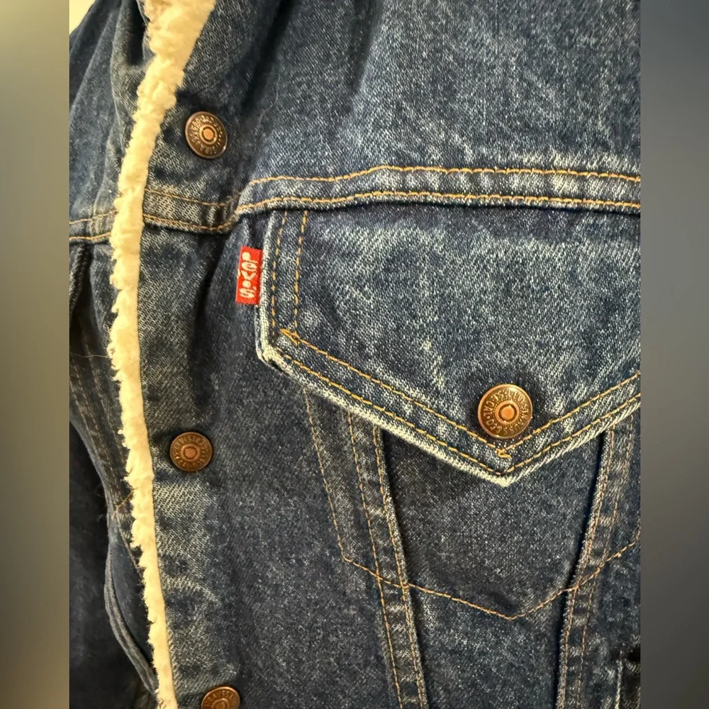 Vintage Levi's Sherpa lined jean jacket - Picture 2 of 14
